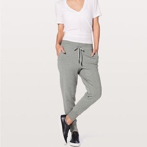 Lululemon press pause jogger
